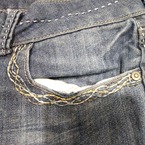 Mudd Bleached Ripped Cropped Jegging - Picture 12 of 13